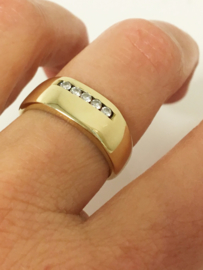 14 K Gouden Band Ring 0.18 crt Briljantgeslepen Diamant
