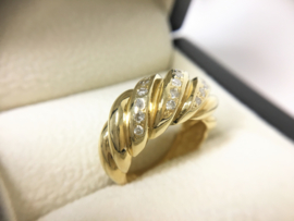 18 K Gouden Band Ring ca 0.20 crt Briljantgeslepen Diamant