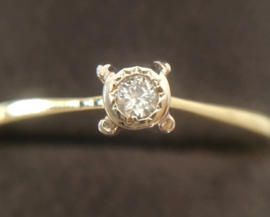14 K Handvervaardigd Antiek Gouden Solitair Ring 0.05 crt Diamant