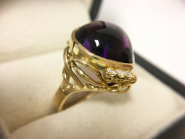 Zware 18 Karaat Gouden Fantasie Ring Amethyst  / Diamant