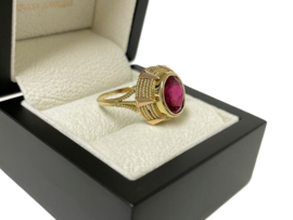 18 Karaat Gouden Ring Ovaal Geslepen Robijn - 7 g / Mt 19