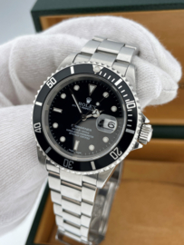 Rolex Submariner Date 16610 40 mm Full Set Bouwjaar 2003 Ongepolijst