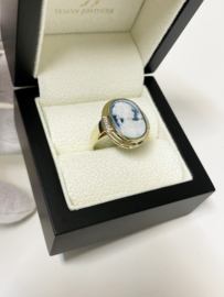 Klassieke 14 K Gouden Blauwe Lagensteen Camee Portret Ring 0.05 ct Diamant