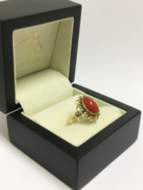 Antiek 14 K Gouden Ring Cabochon Geslepen Bloedkoraal