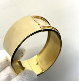 Jaren '20 - Geelgouden Brede Klem Armband Rosé Gouden Accenten / Hand Gestoken Gravures - 43.6 g / 2.5 cm