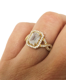 14 Karaat Gouden Solitair Dames Ring Emerald Cut Cubic Zirkonia