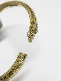 14 K Gouden Slaven Armband Floraal Gegraveerd - 29 g / 20 cm