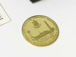 21,6 K Gouden Penning Met Diamant - Huwelijk Prinses Margriet / P. van Vollenhoven