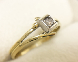 14 K Antiek Bicolor Gouden Ring 0.05 crt Roosgeslepen Diamant