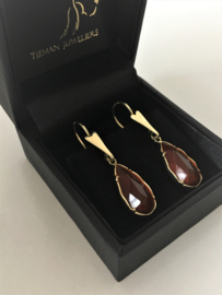 14 K Antiek Gouden Oorhangers Facetgeslepen Carneool