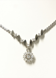 14 K Witgouden Rozet V-Collier 0.50 crt Briljantgeslepen Diamant - 45 cm