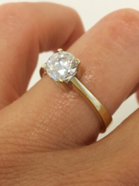 14 K Gouden Solitair Ring 1 crt  Briljantgeslepen Heldere Zirkonia