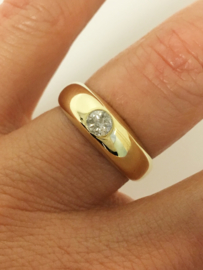 14 K Massief Gouden Band Ring 0.40 crt Briljantgeslepen Diamant