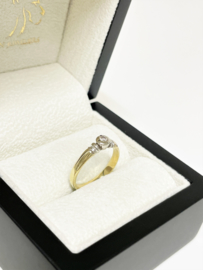 14 K Bicolor Gouden Solitair Bijzet Ring 0.10 Crt Briljantgeslepen Diamant G / VVS1