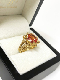 Antiek Gouden Ring ca 4.5 ct Briljant Geslepen Oranje Saffier