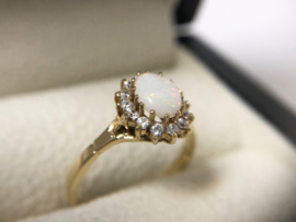 Antiek 14 K Gouden Ring Opaal / Geslepen Cubic Zirkonia