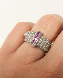 18 K Witgouden Bandring Briljantgeslepen Diamant Caré Geslepen Roze Saffier