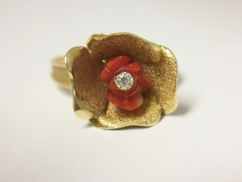 Antiek Handvervaardigd 18 K Gouden Bloem Ring Bloedkoraal Diamant