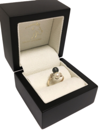 18 Karaat Gouden Parelring 0.025 ct Briljant Geslepen Diamant / Hematiet