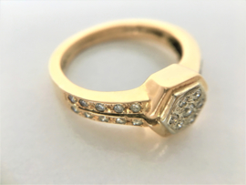 18 K Antiek Gouden Handvervaardigd Ring - 0.35 crt Diamant