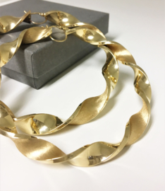 Grote 14 K Gouden Wokkel Creolen - 9 cm