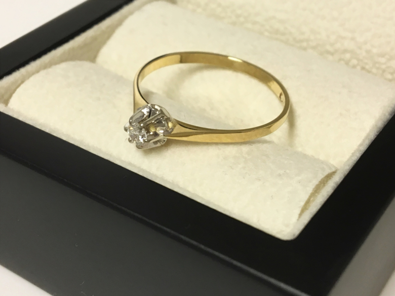 DESIREE 14 K Gouden Solitair Ring 0.10 crt Briljantgeslepen Diamant | Dames  Ringen Verkocht | TIEMAN JUWELIERS - Goud verkopen Enschede Almelo Hengelo  Overijssel
