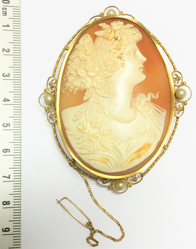 Antiek 14 K Gouden Grote Schelp Camee Broche - Datering ca 1900 / 7,5 cm | Gouden broches verkocht TIEMAN JUWELIERS - verkopen Enschede Almelo Hengelo Overijssel