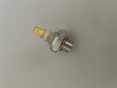 Renault DTN DTR oil pressure switch 7701348033