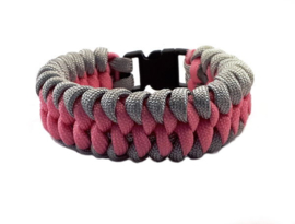 Platte slangenknooparmband roze grijs