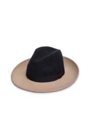 IURI Fedora Chris Beige & Darkblue