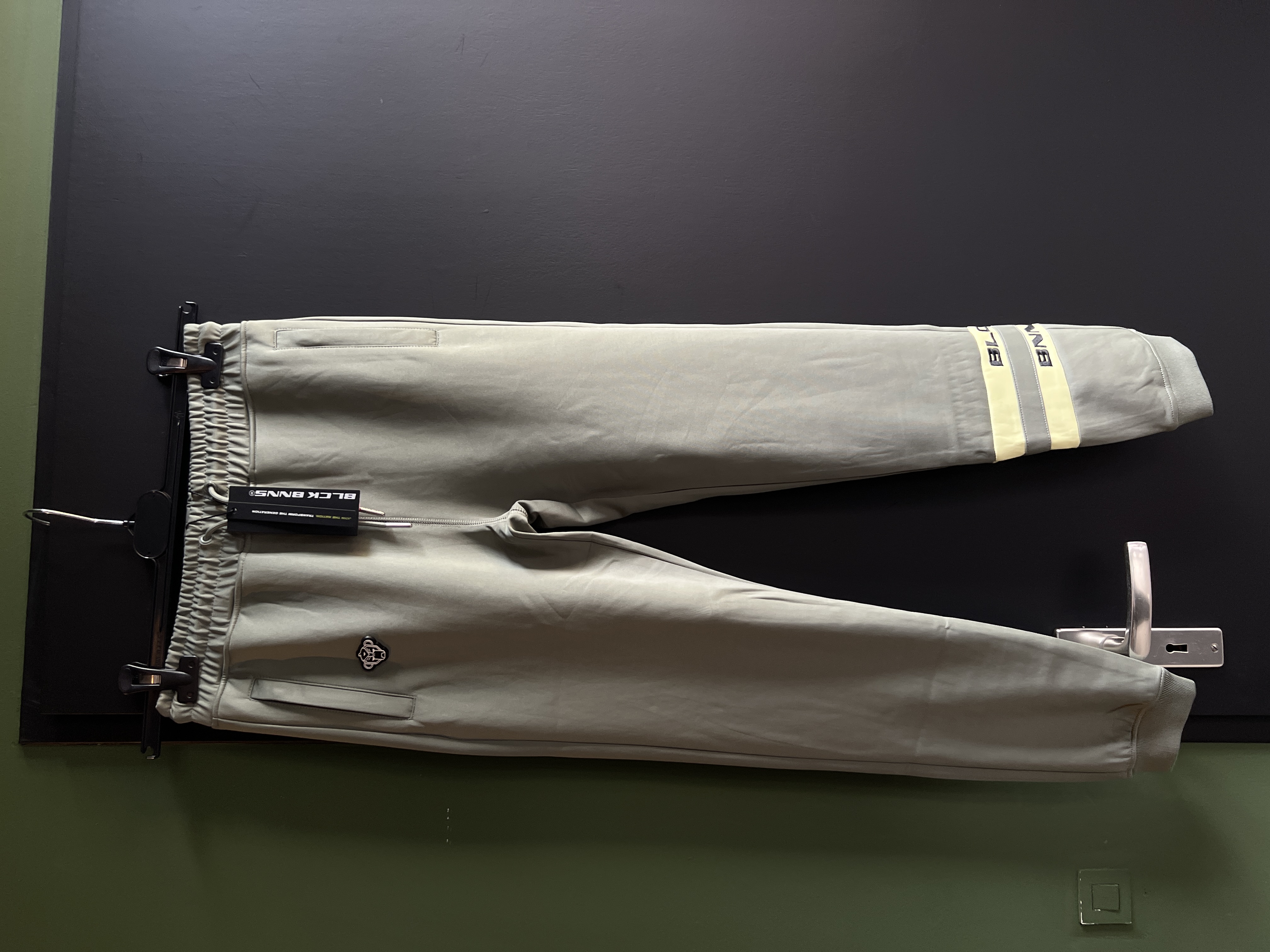Black Bananas limit trackpants green maat 152