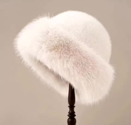 FURRY HAT WHITE
