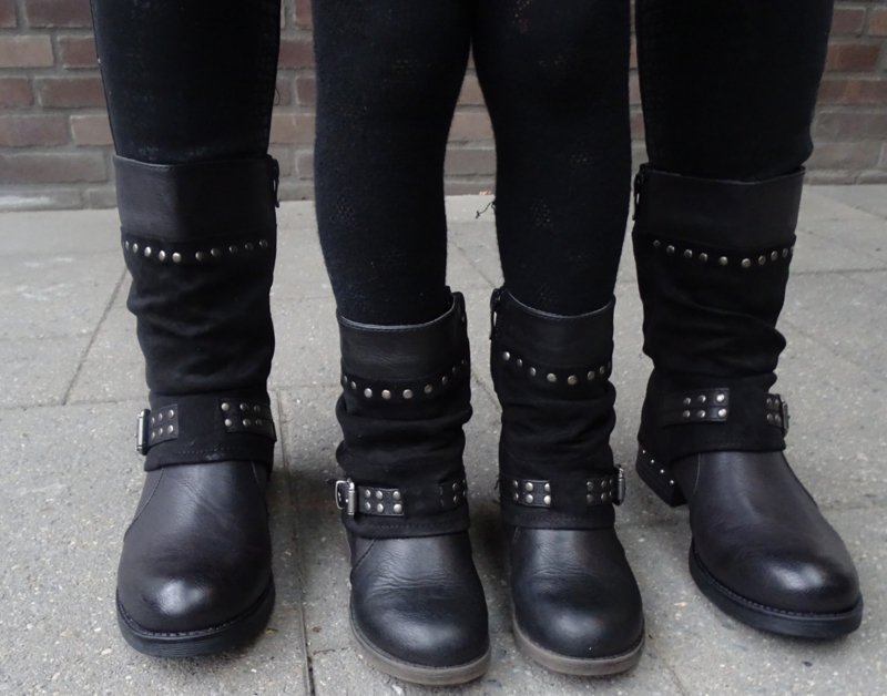 Moeder en dochter stoere enkellaarzen | Enkellaarzen Stoere meisjes bootie | Enkellaarzen | Timeless Inspiration
