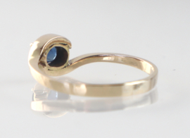 Antieke roodgouden ring met saffier