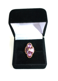 Antieke gouden ring met ruitgeslepen amethisten