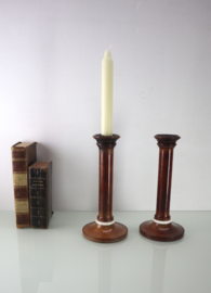 Set antieke houten kandelaars