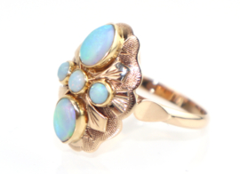 Vintage gouden ring met prachtige opalen