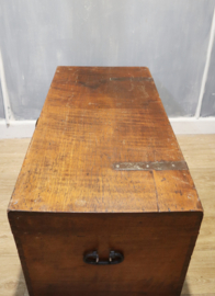 Antieke koloniale reiskist