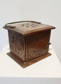 Antiek kerfsnede stoofje, 1866