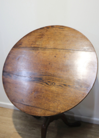 Antieke Engelse tilttoptafel, 18e eeuw