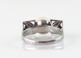 Art Deco platina ring met mooie parel en oudslijpsel diamanten