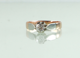 Antieke gouden solitair ring oud slijpsel diamant
