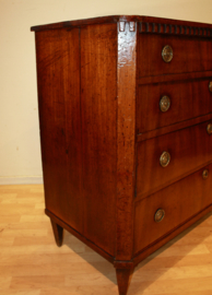 Antieke Louis Seize commode, 18e eeuw.