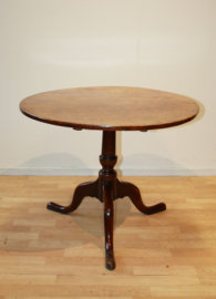 Antieke Engelse tilltoptafel