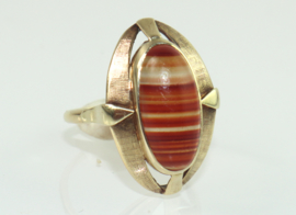 Vintage 14 gouden ring met cabochon streepagaat