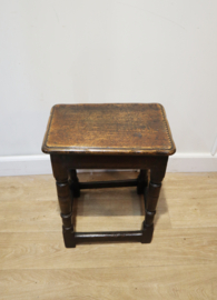 Antieke Engels krukje, Jointstool 17e eeuw