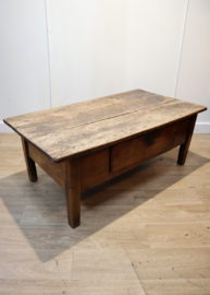 Antieke Spaanse salontafel