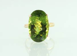 18 karaat gouden ring met grote 10 ct. peridot