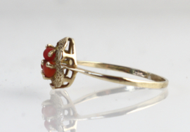 Vintage gouden ring met bloedkoraal