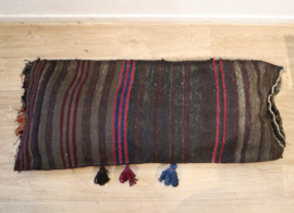 Groot Perzisch kussen 117 x 50 cm.